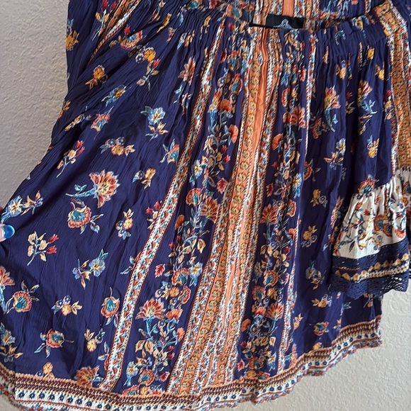 Angie Boho Navy Floral Off-Shoulder Blouse/ Size large - Picture 5 of 9